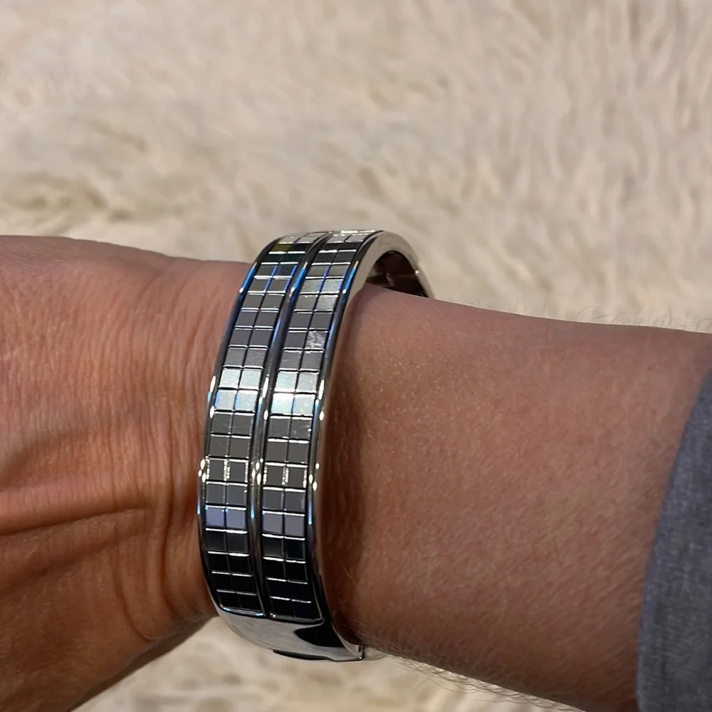 Vivani 2 piece quartz cuff watch and bracelet set NWOT - Picture 3 of 4
